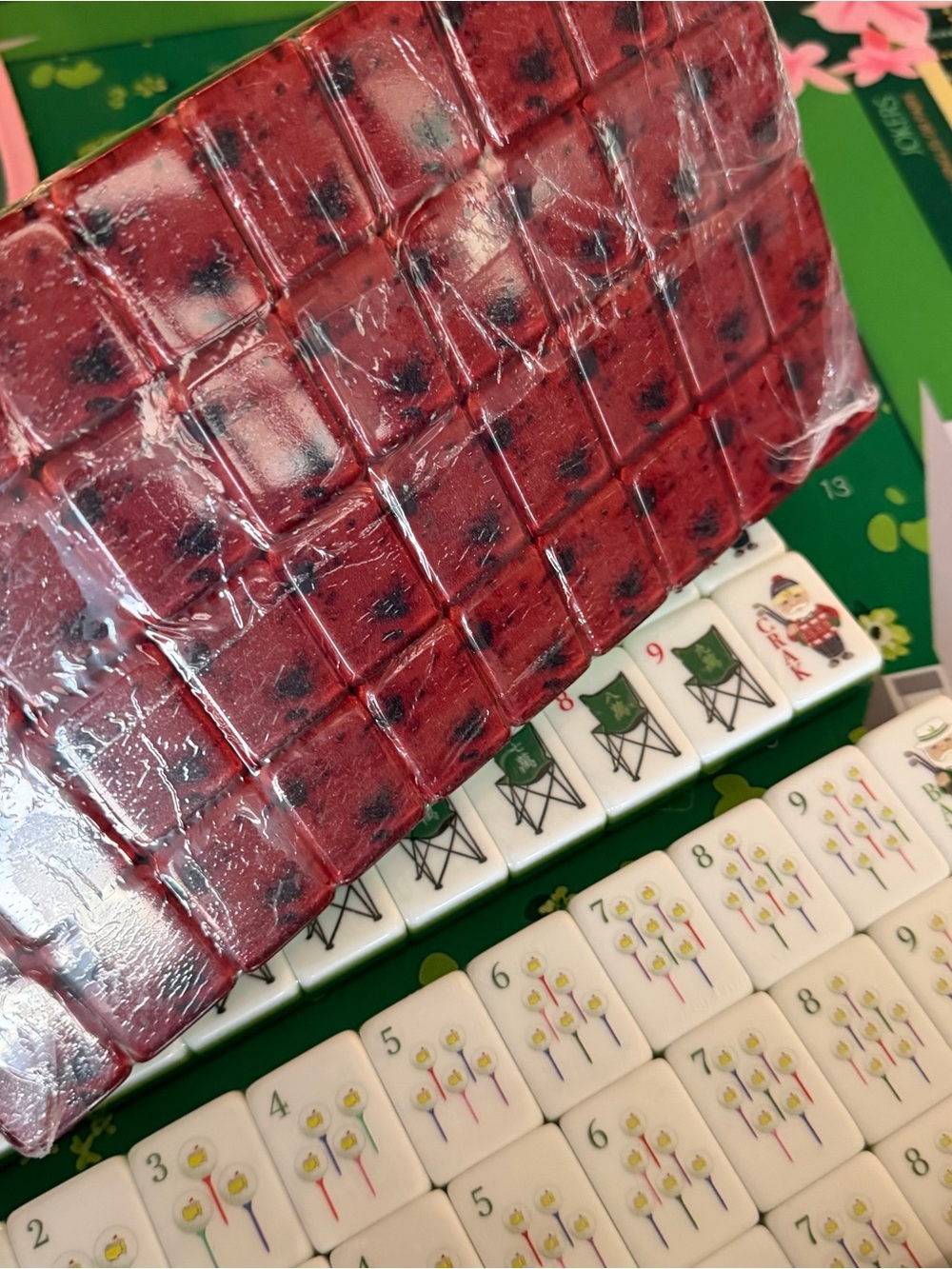 Mahjong Set with Mat, Tiles, cards and dice - Picture 9 of 16